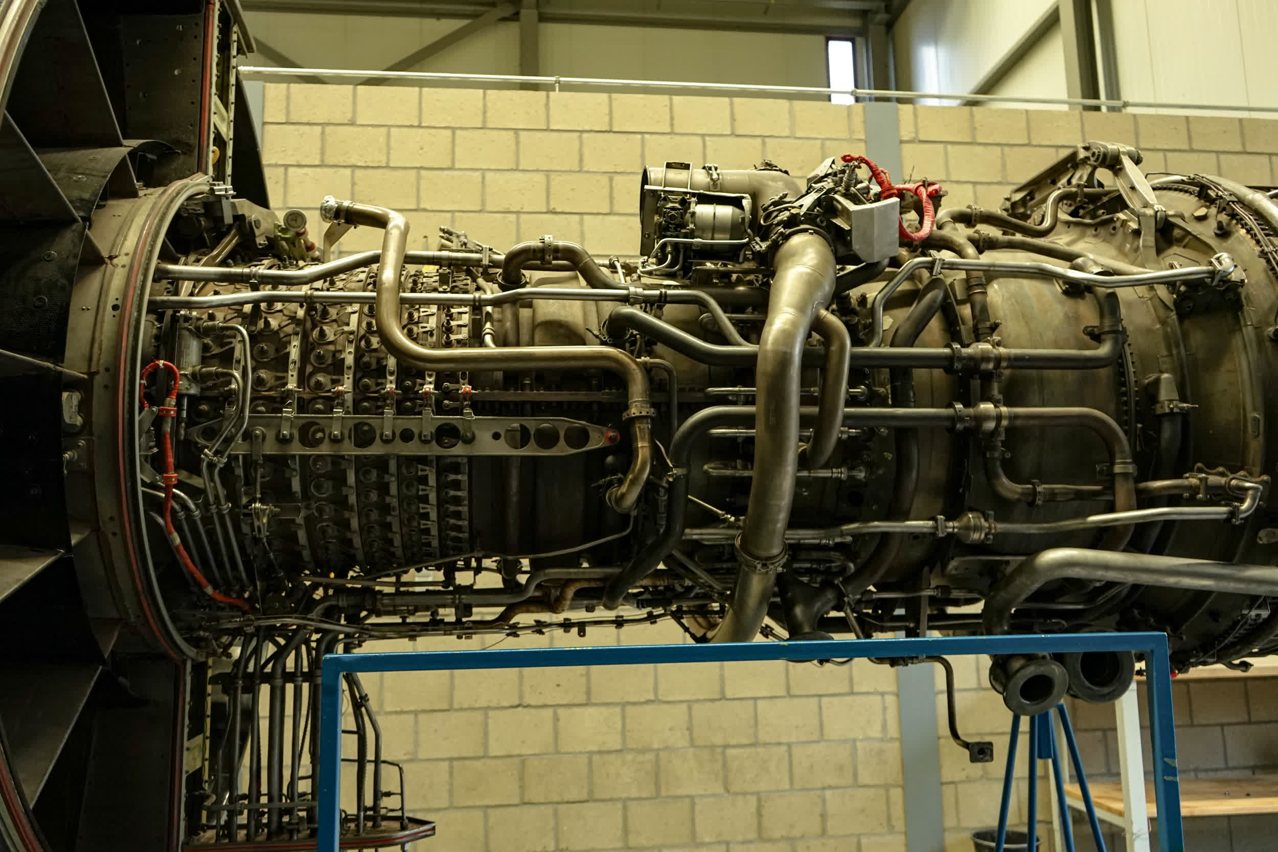 GE CF6-50 turbofan picture