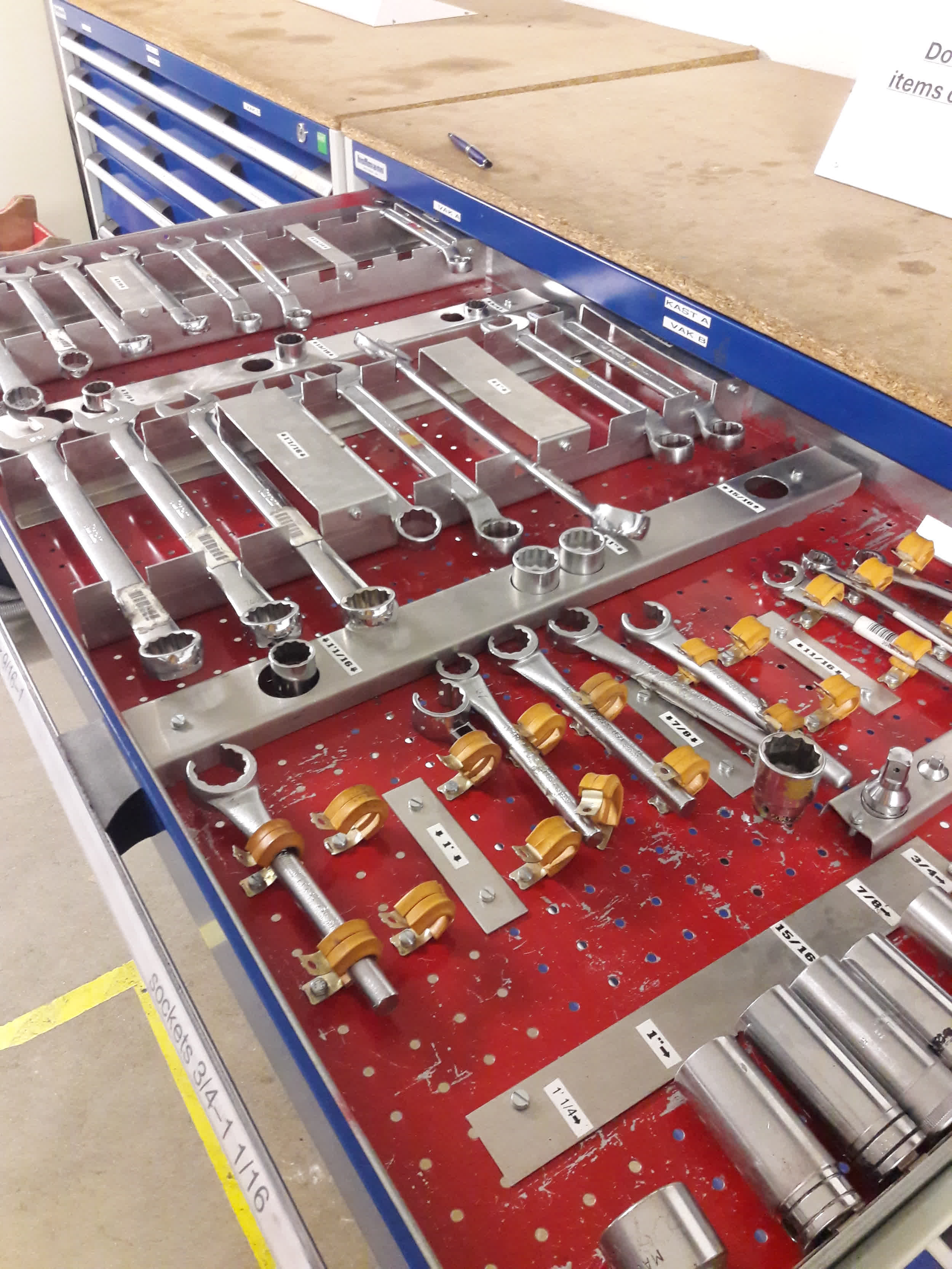 Picture Wrenches in Tool Shop